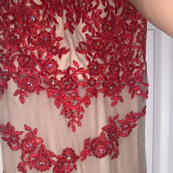 Beautiful RED HOT DRESS. Has lace all around. - Picture 3 of 6